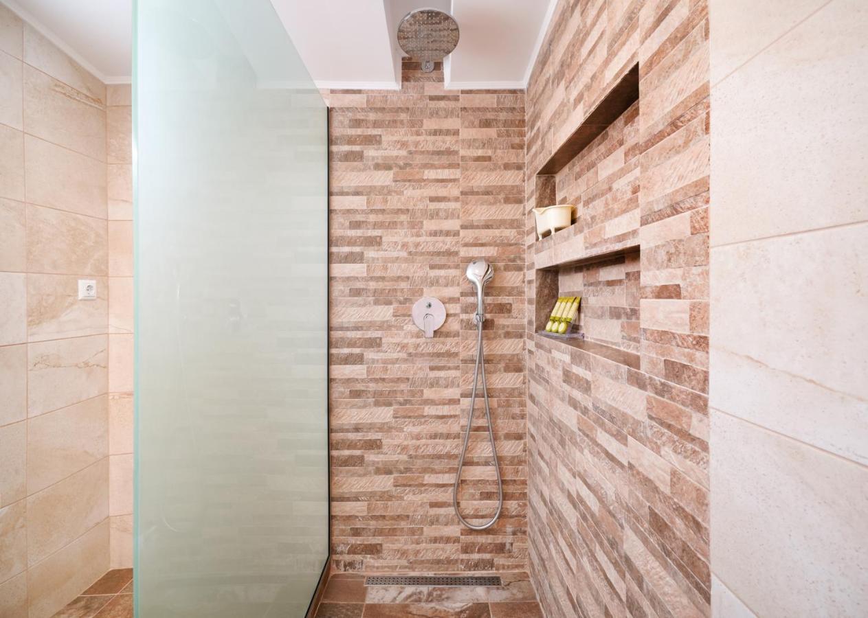 Villa Pines Лименария Экстерьер фото